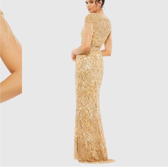 MAC DUGGAL
Gold Embellished Fringe Cap Sleeve Trumpet
Gown | 4715 | 6 - Picture 1 of 14